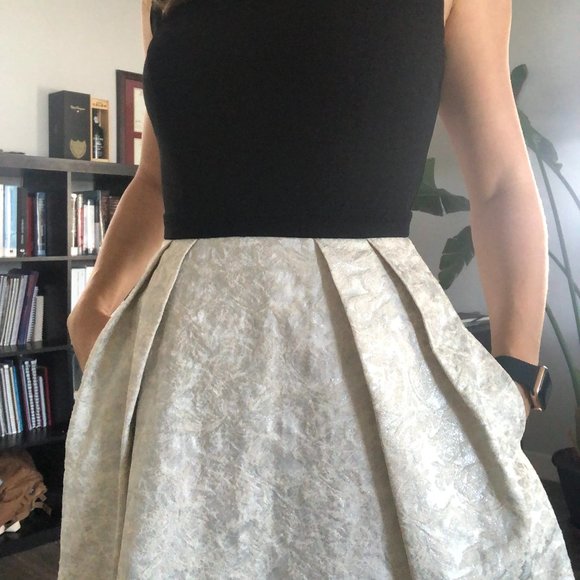 Slate & Willow Black and White Flare dress - Picture 7 of 11